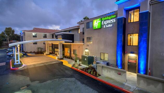 Foto de Holiday Inn Express Hotel &amp; Suites Carlsbad Beach, an IHG Hotel