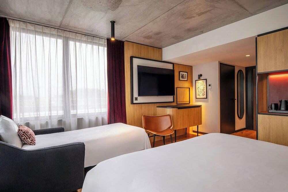 Phan tich he thong hang phong tai khach san Renaissance Bordeaux