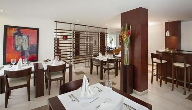 Foto de Hotel Tivoli Suites