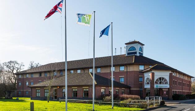 Photo – Holiday Inn Express Warwick - Stratford-upon-Avon, an IHG Hotel