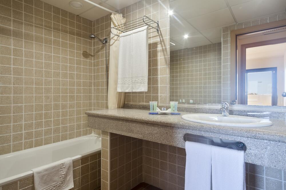 Foto del baño de Best Alcazar Hotel &amp;amp; Apartamentos