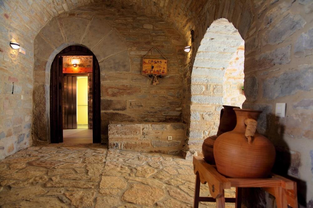 Foto de las zonas nobles de Apartamentos Casas Pirineo, Ainsa