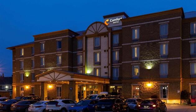 Photo – Comfort Hotel Bayer&apos;s Lake