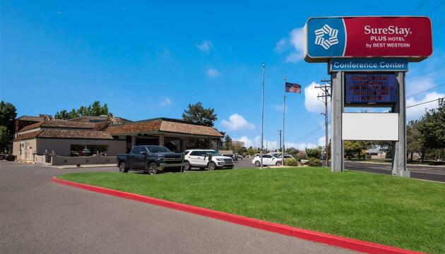 Foto de SureStay Plus Hotel by Best Western Reno Airport