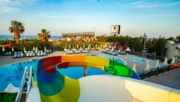 Foto de Hotel Throne Beach Resort &amp; Spa