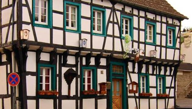 Foto de HOTEL GARNI ZUM SCHWAN WEILERSWIST-METTERNICH