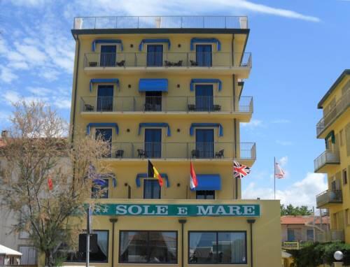 Foto del exterior de Hotel Sole E Mare