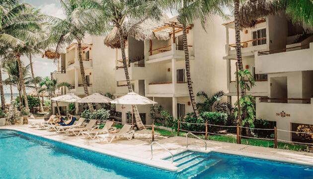 Foto de Petit Lafitte Beach Front Hotel &amp; Bungalows