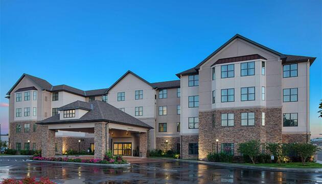 Photo – Hotel Homewood Suites by Hilton Carle Place - Garden City, NY