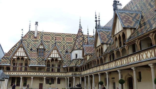 Foto de The Originals Boutique, Hôtel Le Rempart, Tournus