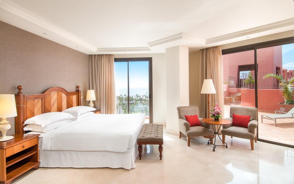 Foto de una habitación de Hotel Tivoli La Caleta Resort