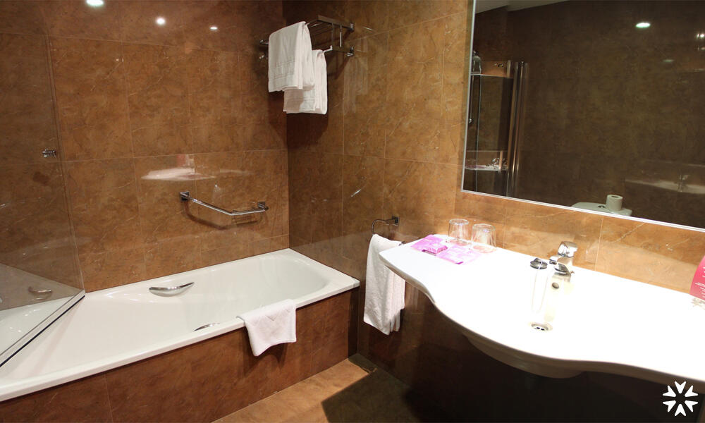 Foto del baño de Hotel Macià Monasterio de los Basilios