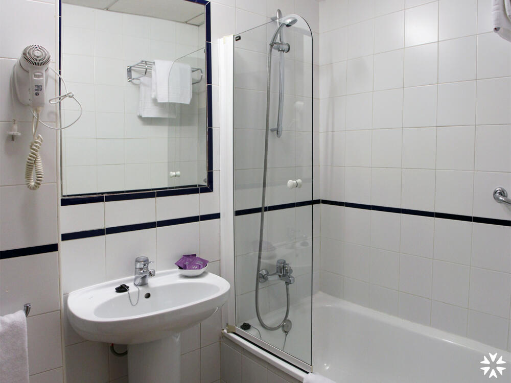 Foto del baño de Hotel Macià Monasterio de los Basilios