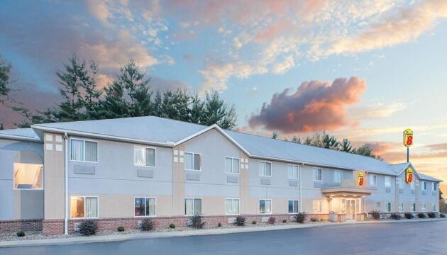 Photo – Hotel Super 8 by Wyndham Seville