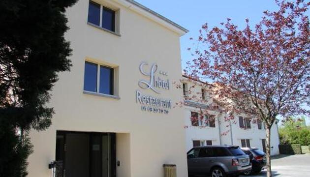 Foto de Logis Lhôtel Restaurant Antony Verrières Le Buisson