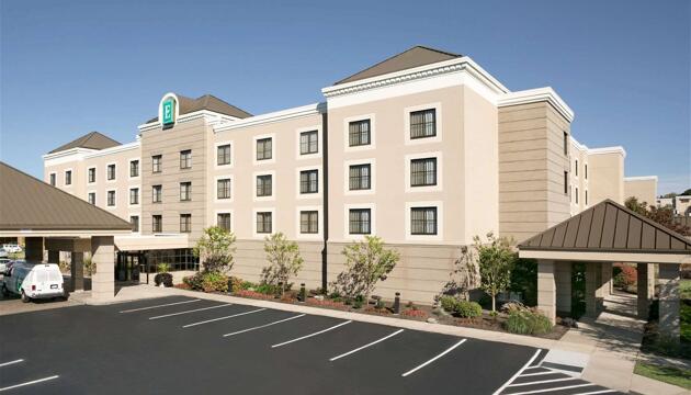 Photo – Hotel Embassy Suites by Hilton Cleveland Beachwood