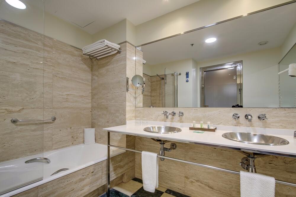 Foto de una habitación de BAH Barcelona Airport Hotel