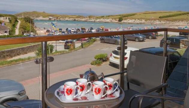 Photo – The Beach House &amp; Porth Sands Apartments