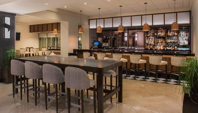 Photo – Hotel Sheraton Suites Chicago Elk Grove