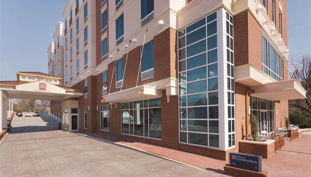 Photo – Hotel Hilton Garden Inn Falls Church