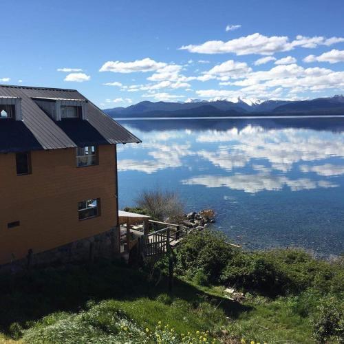 Foto del exterior de Berkana hostel Bariloche