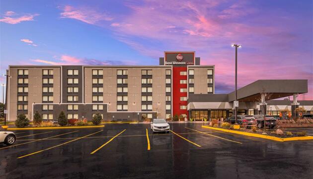 Foto de Best Western Plus Toronto North York Hotel &amp; Suites