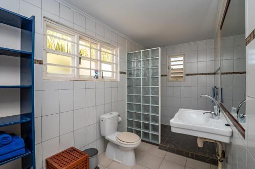 Bathroom – The Dive Hut
