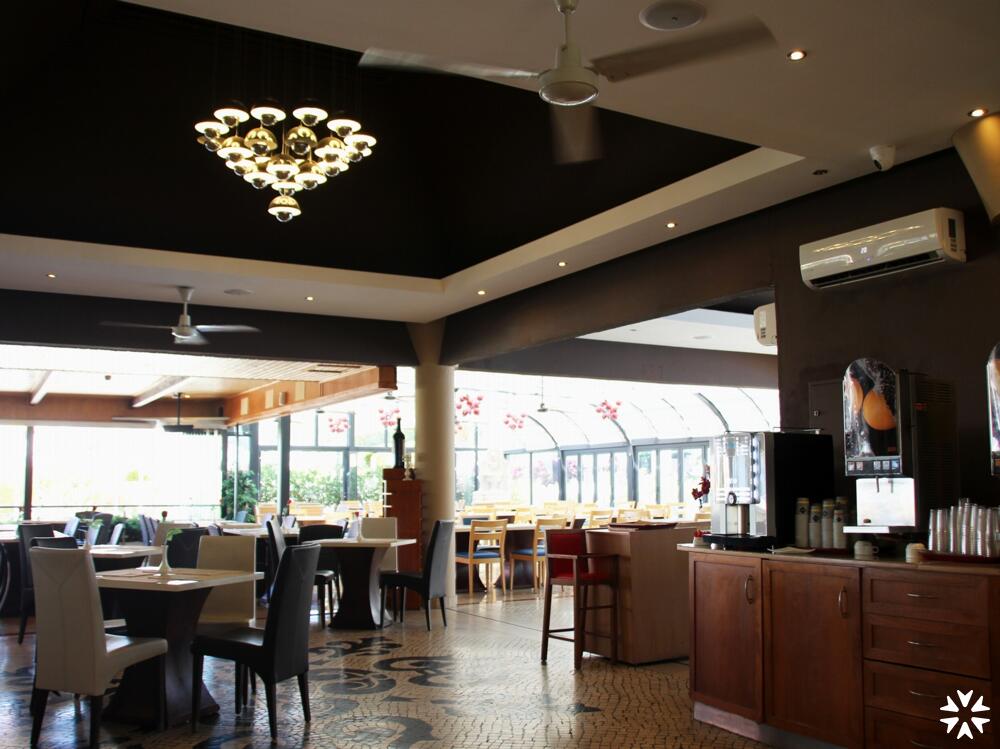 Foto de restauración de Aparthotel Muthu Clube Praia da Oura