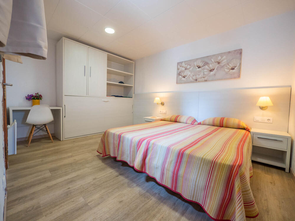 Foto de una habitación de Complejo Ciudad De Vacaciones Cala Montjoi