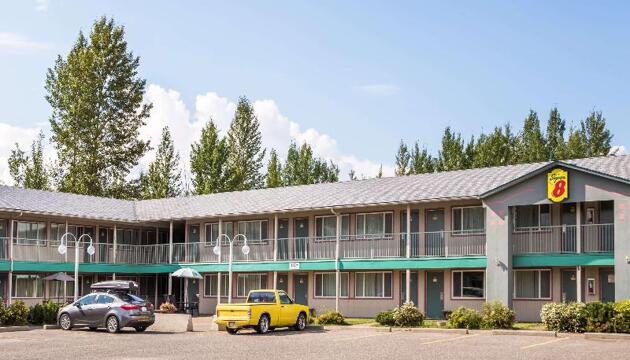 Photo – Hotel Super 8 by Wyndham Quesnel BC