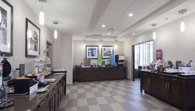 Photo – Hotel Hampton Inn &amp; Suites Airdrie