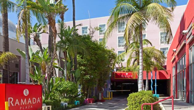 Foto de Ramada Plaza by Wyndham West Hollywood Hotel &amp; Suites