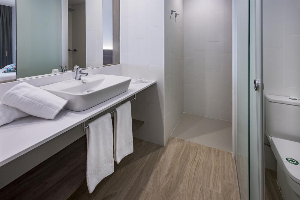 Foto del baño de Hotel 4R Gran Europe