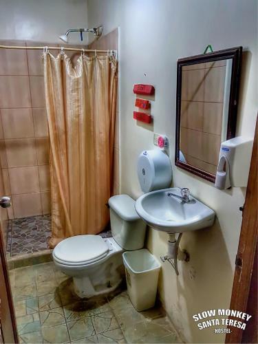 Foto de una habitación de Slow Monkey Hostel