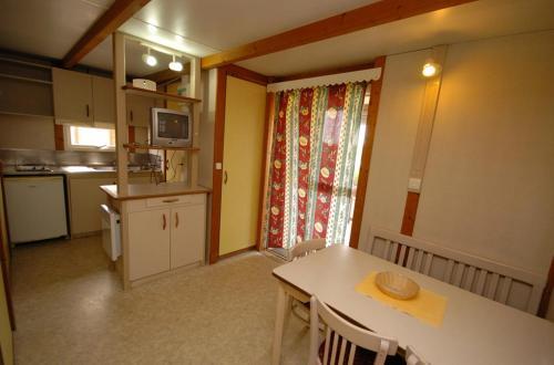 Foto de una habitación de Camping Parque de Campismo da Ilha do Pessegueiro