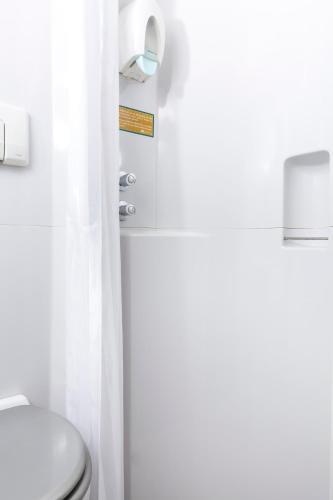Foto del baño de Hotel Initial by Balladins Béthune