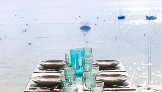 Photo – Vacation Rentals Beachfront Es Turo