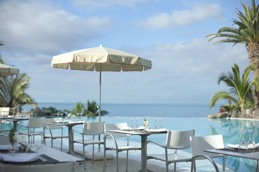 Foto de restauración de Adrián Hoteles Roca Nivaria