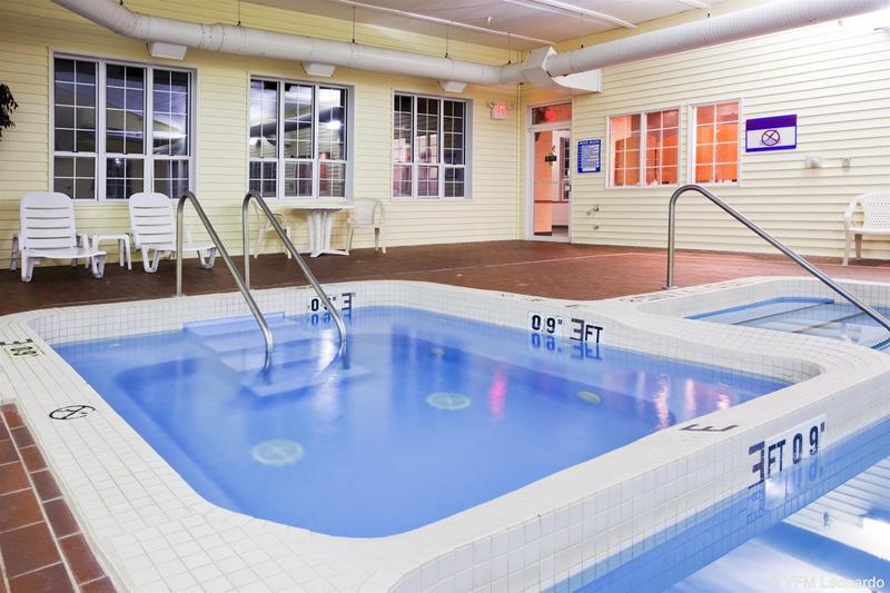 Photo – Holiday Inn Express Lake Front - St Ignace, an IHG Hotel