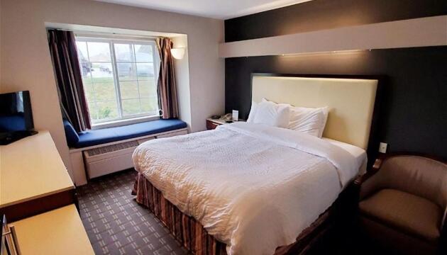 Foto de Hotel Americas Best Value Inn &amp; Suites Racine