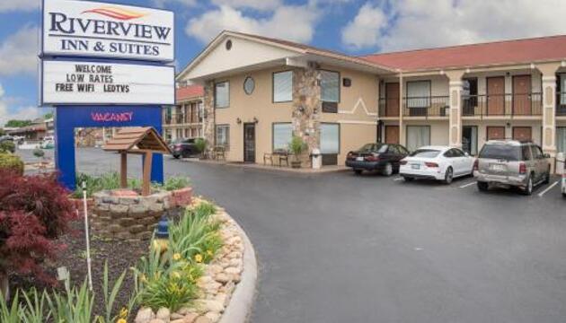 Photo – Hotel Riverview Inn - Pigeon Forge/Sevierville