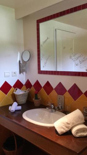 Bathroom – Hotel Auberge La Fenière