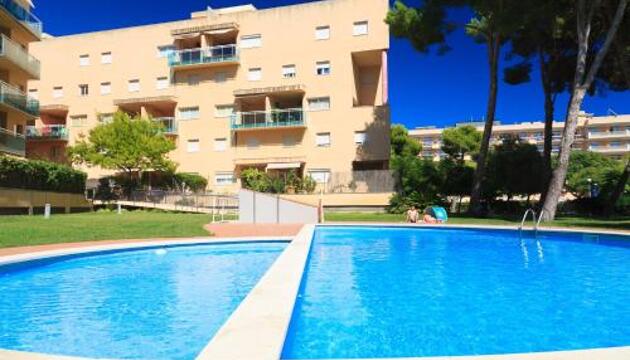 Photo – UHC Golden Pineda Apartments