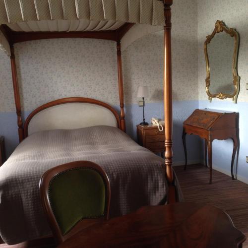 Foto de una habitación de Hotel Château de la Berchère