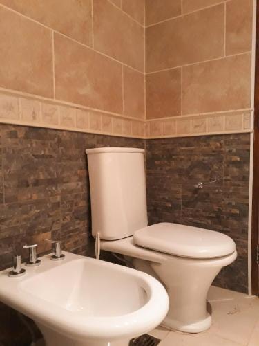 Foto del baño de Tehuel Plaza Hotel