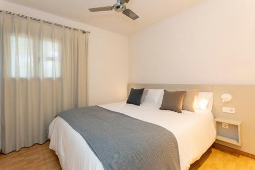 Foto de una habitación de Apartamentos Ses Eufabietes