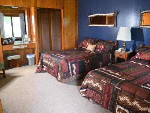 Room – Hotel Birchwood Inn
