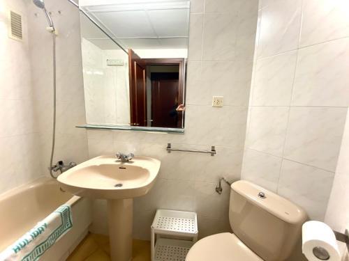 Foto del baño de Alquileres Vacacionales Torpa - Aloturin Benidorm