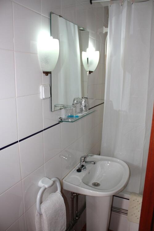 Foto del baño de Hotel Dona Leonor