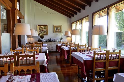Foto de restauración de Bungalows Stel-Puigcerdà